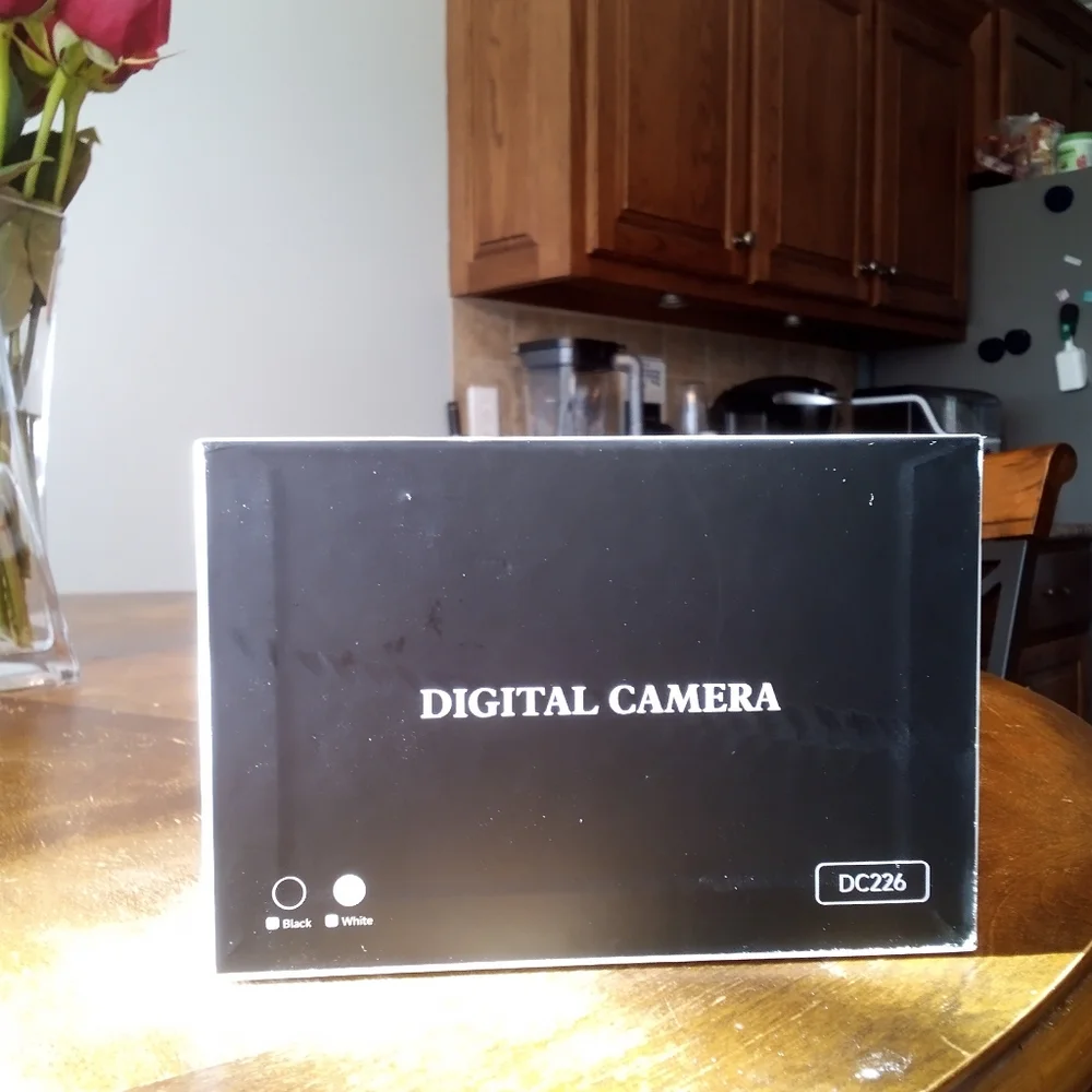 8K NIB Digital Camera Ultra HD, Dual Cameras, Auto Focus, All Accessories Below